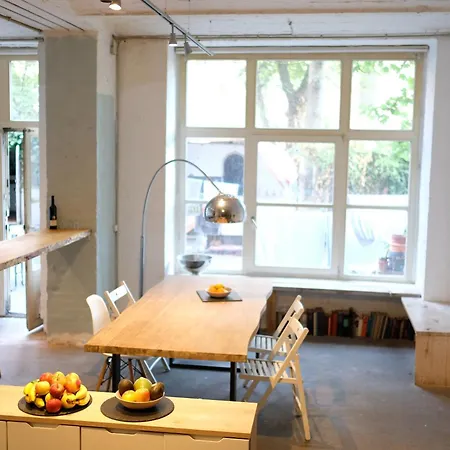 Urban Loft In Vibrant Kreuzkoelln 아파트